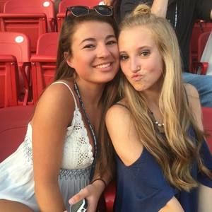 Meet your Posher, Mia